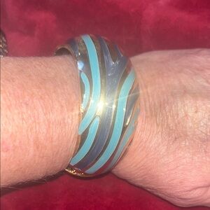 New Elegant Gold and Blue Bracelet